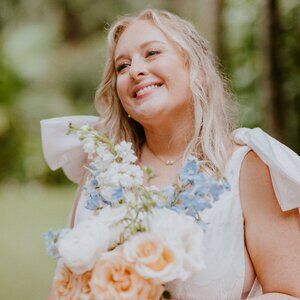 Meet your Posher, Caitlin